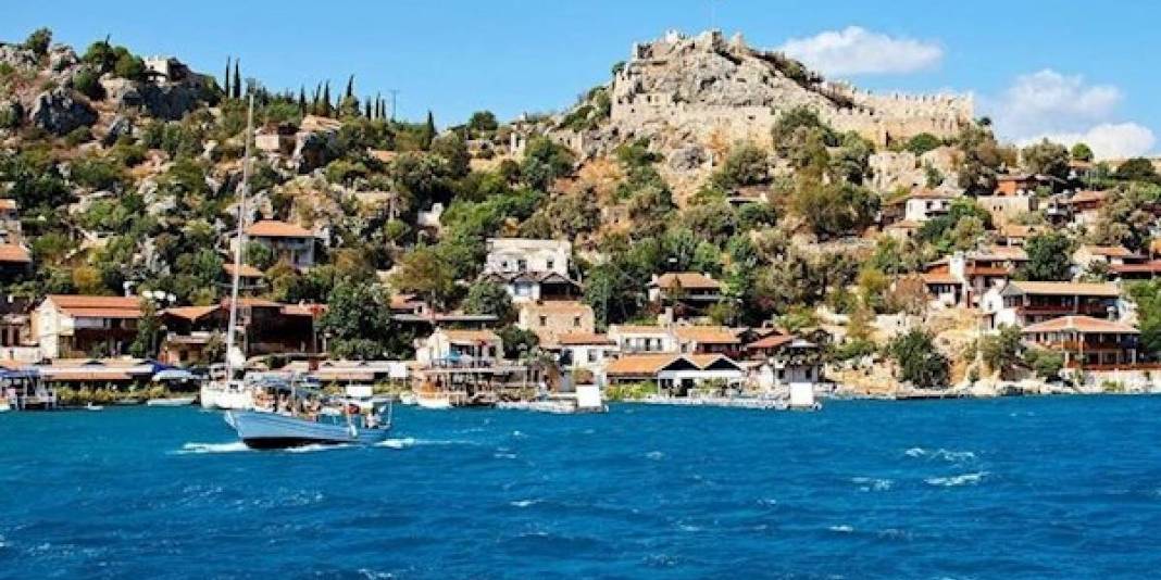 Burada ne yol var ne gürültü! Karadan değil denizden ulaşım sağlanıyor: Eşsiz huzuruyla yolu düşenleri büyülüyor 4